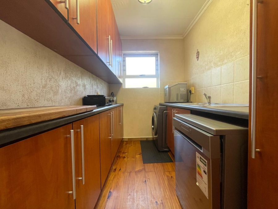 4 Bedroom Property for Sale in Wavecrest Eastern Cape